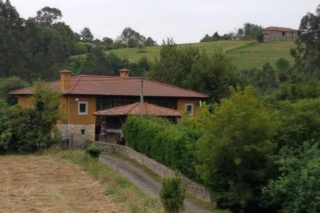 Preciosa casona con hórreo Villa Ribadesella Exterior foto